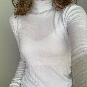 Twik White Longsleeve Turtleneck